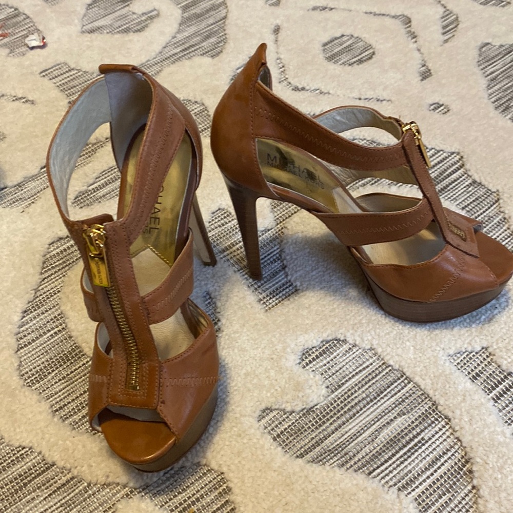 Michael Kors heels! Size 5 1/2. Used but in good condition.